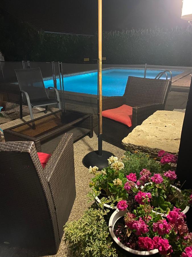 Le Saint-Hilaire Bed and Breakfast Buitenkant foto